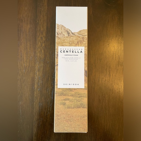 SKIN 1004 - Madagascar Centella Ampoule Foam - Picture 1 of 3